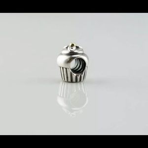 Pandora cupcake charm